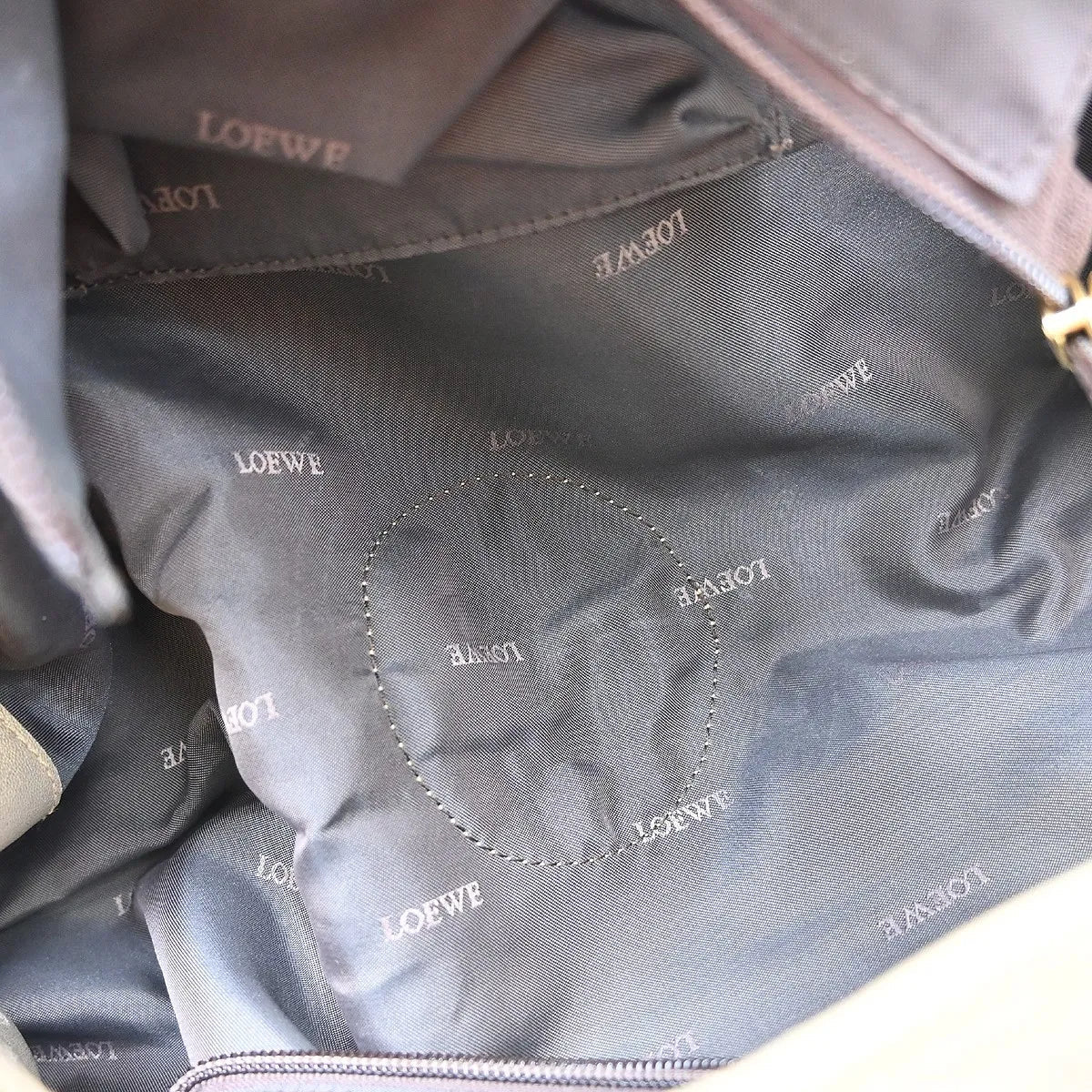 Loewe Anagram Logo Nappa Aire Hand - Brandsamsara