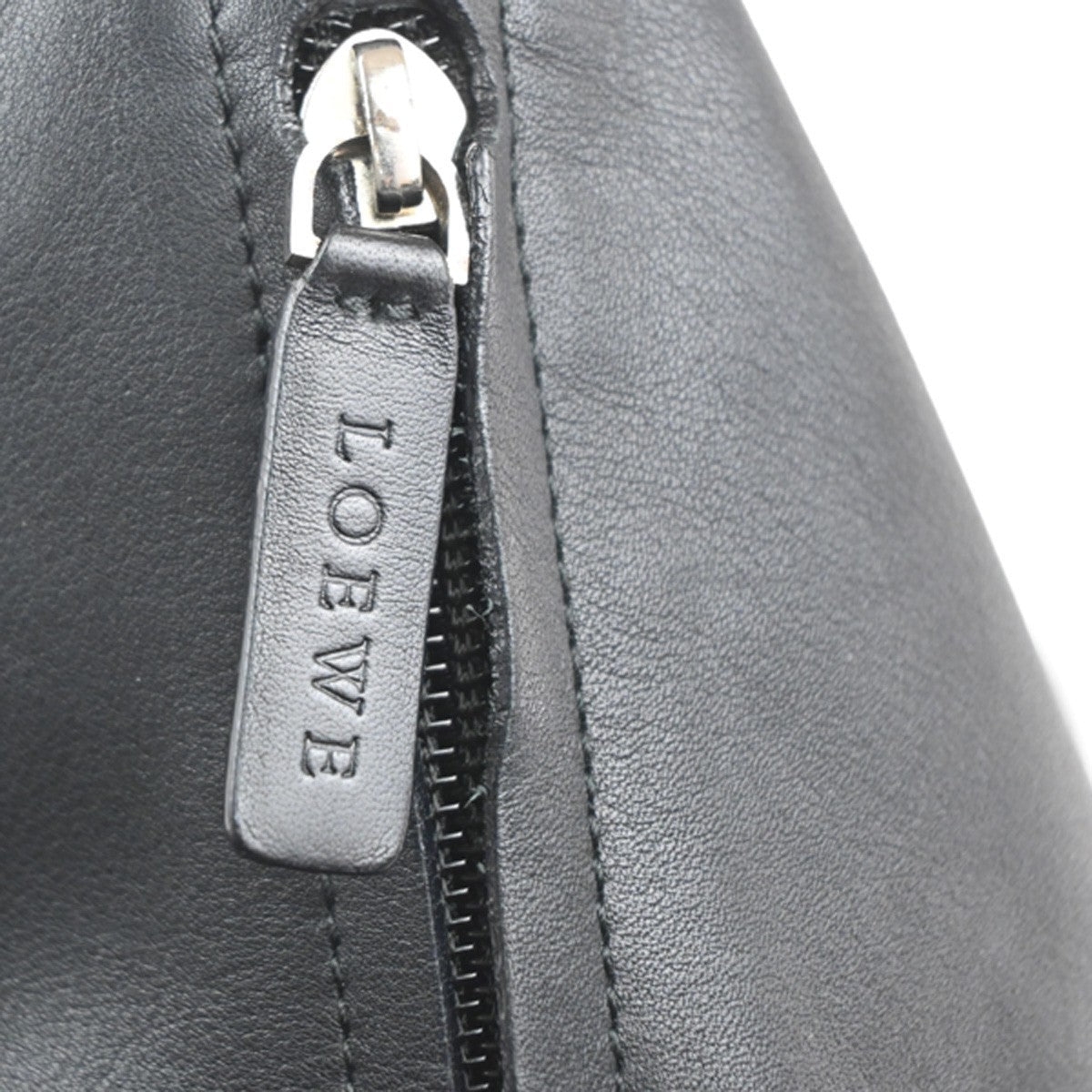 Loewe Vintage Shoulder Bag - Brandsamsara