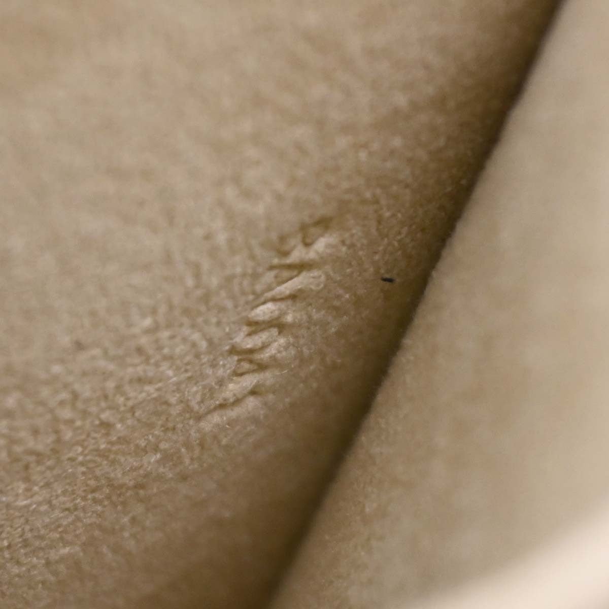 Louis Vuitton Alma Handbag - Brandsamsara