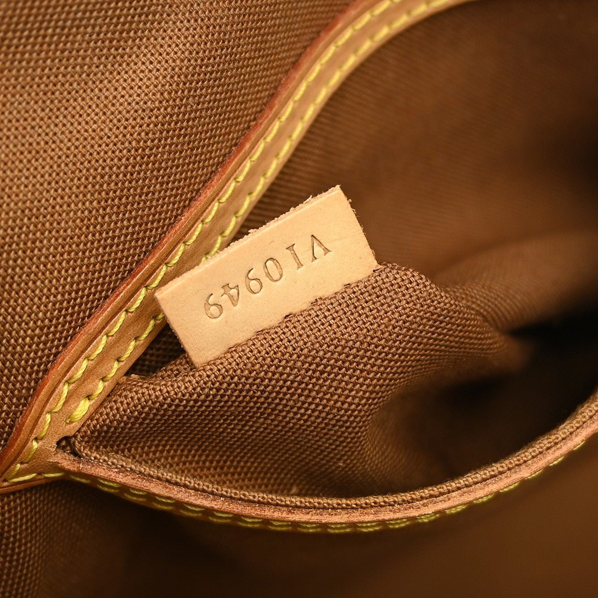 Louis Vuitton Alma Handbag - Brandsamsara