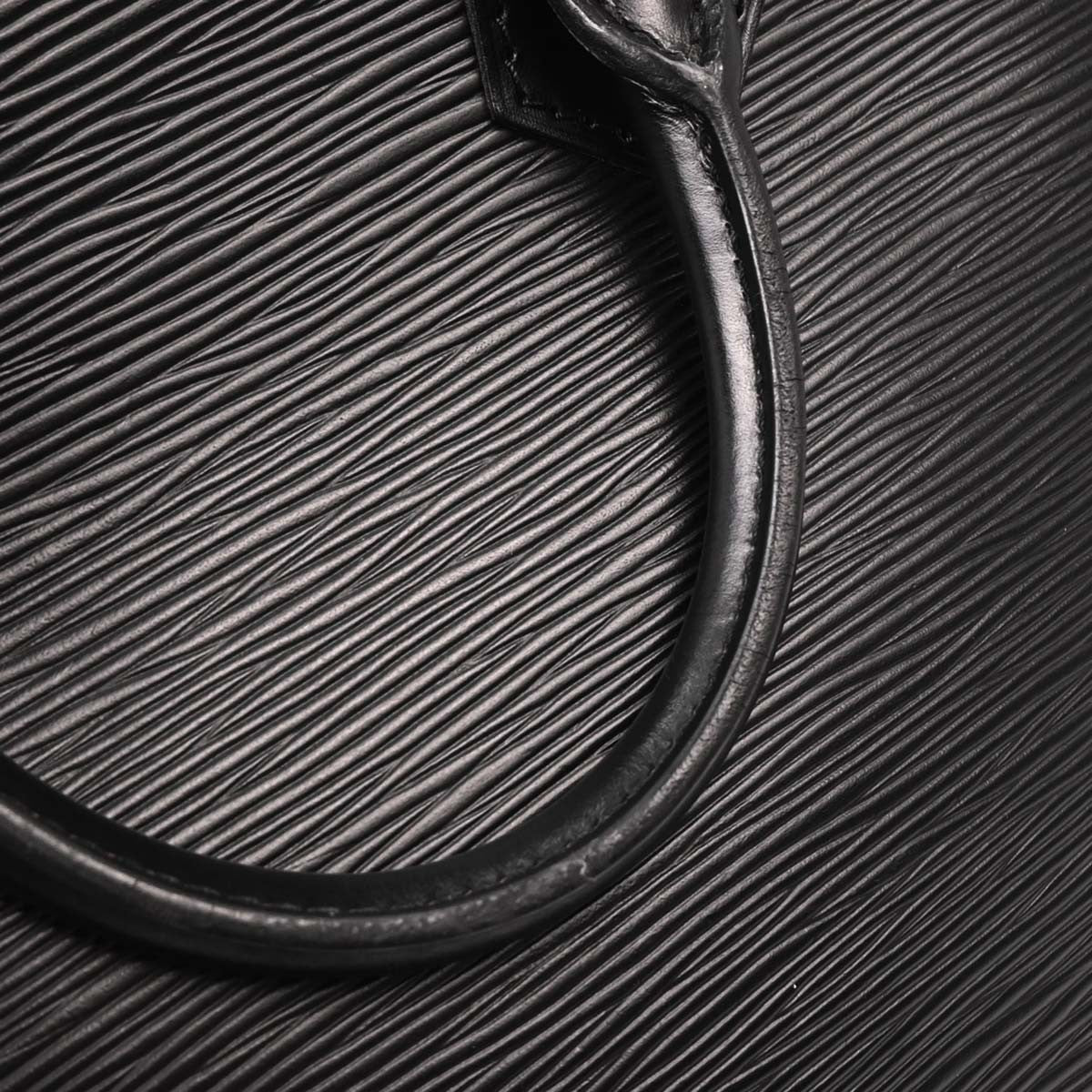 Louis Vuitton Alma Handbag - Brandsamsara