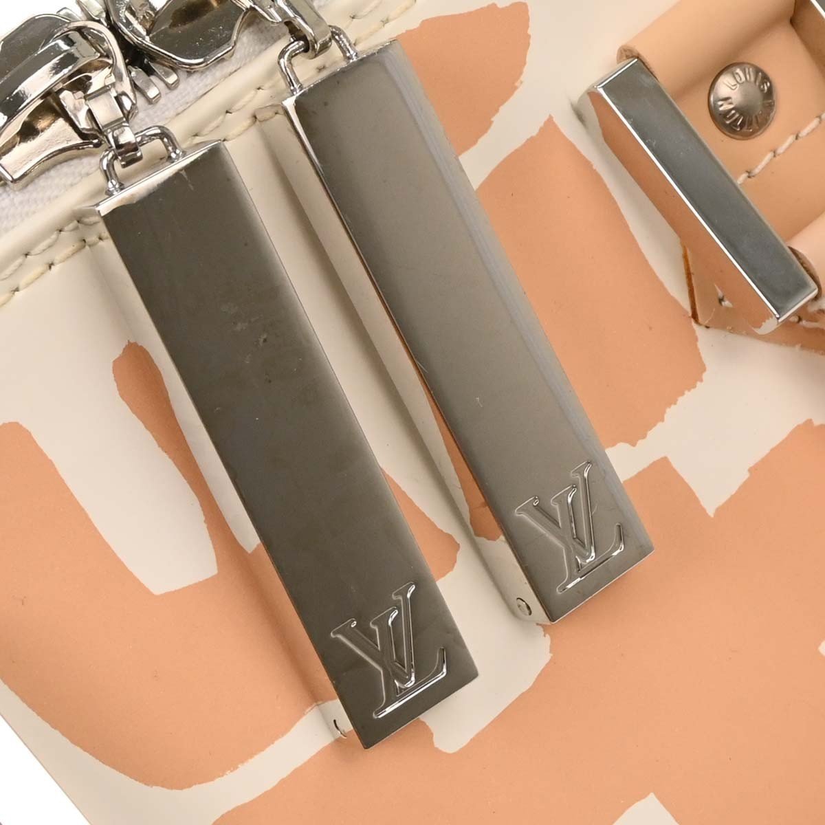 Louis Vuitton Alma Handbag - Brandsamsara