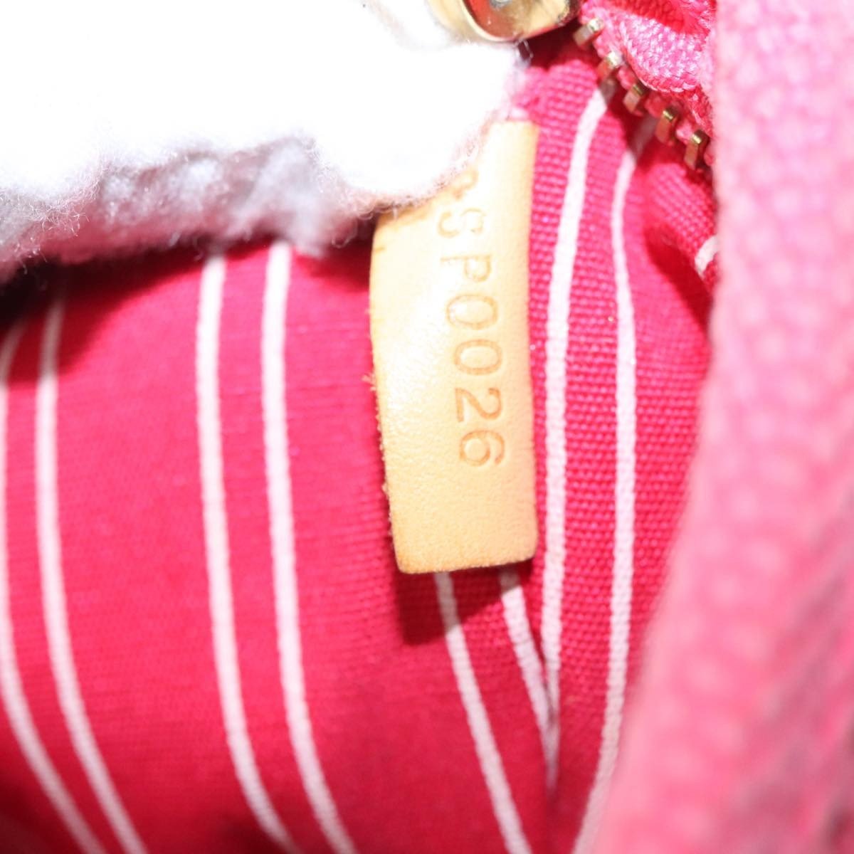 Louis Vuitton Antigua Pouch - Brandsamsara