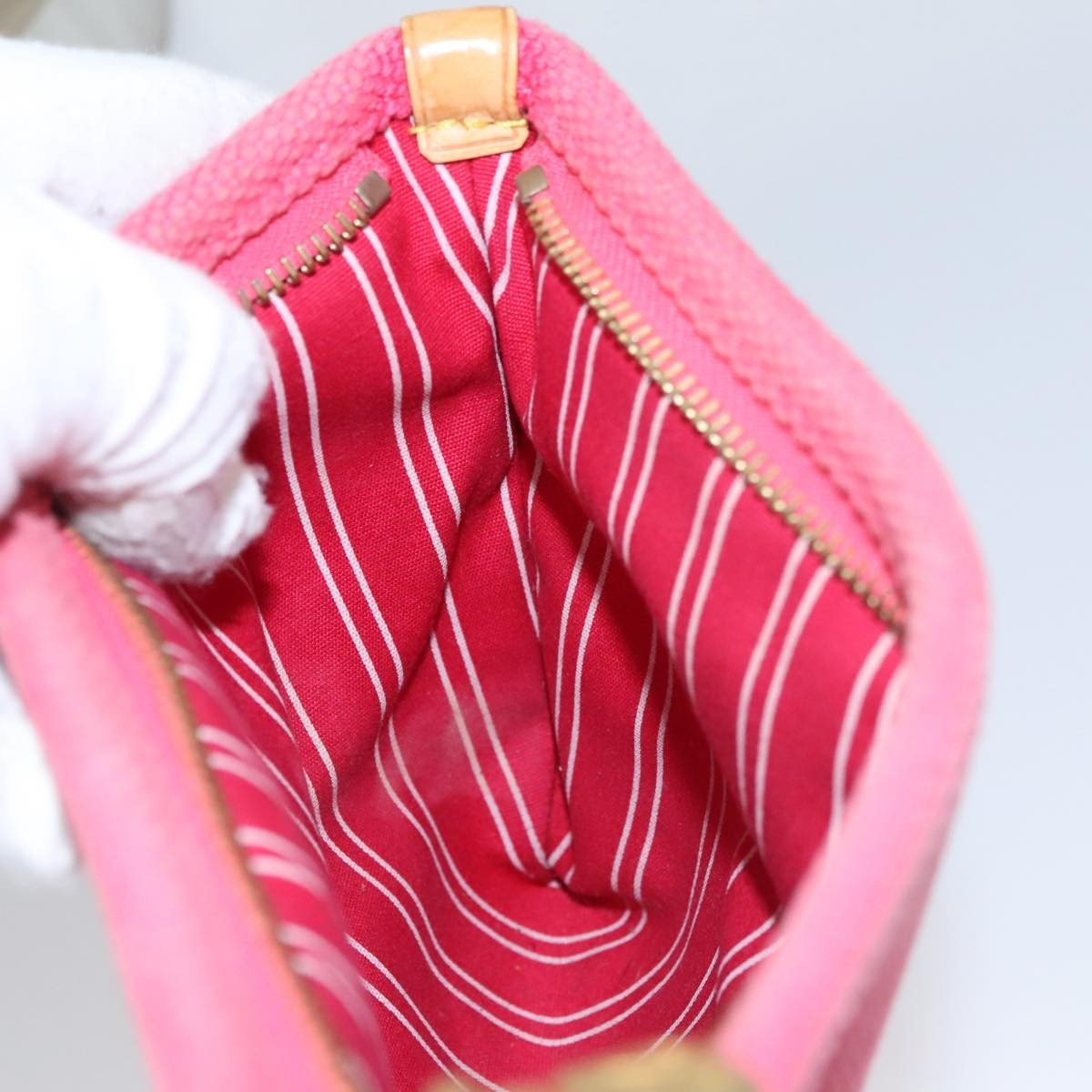 Louis Vuitton Antigua Pouch - Brandsamsara