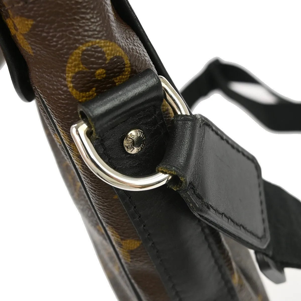 Louis Vuitton Bass Messenger - Brandsamsara