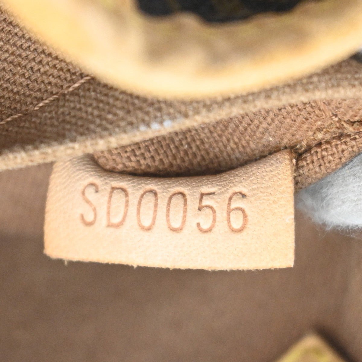 Louis Vuitton Batignolles Handbag - Brandsamsara