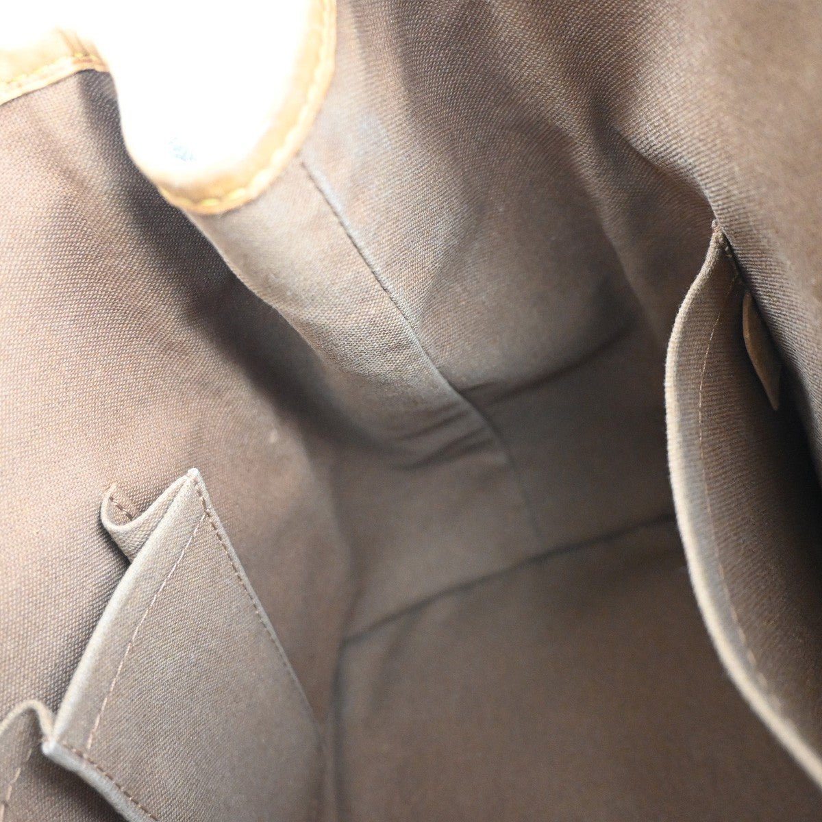 Louis Vuitton Batignolles Handbag - Brandsamsara