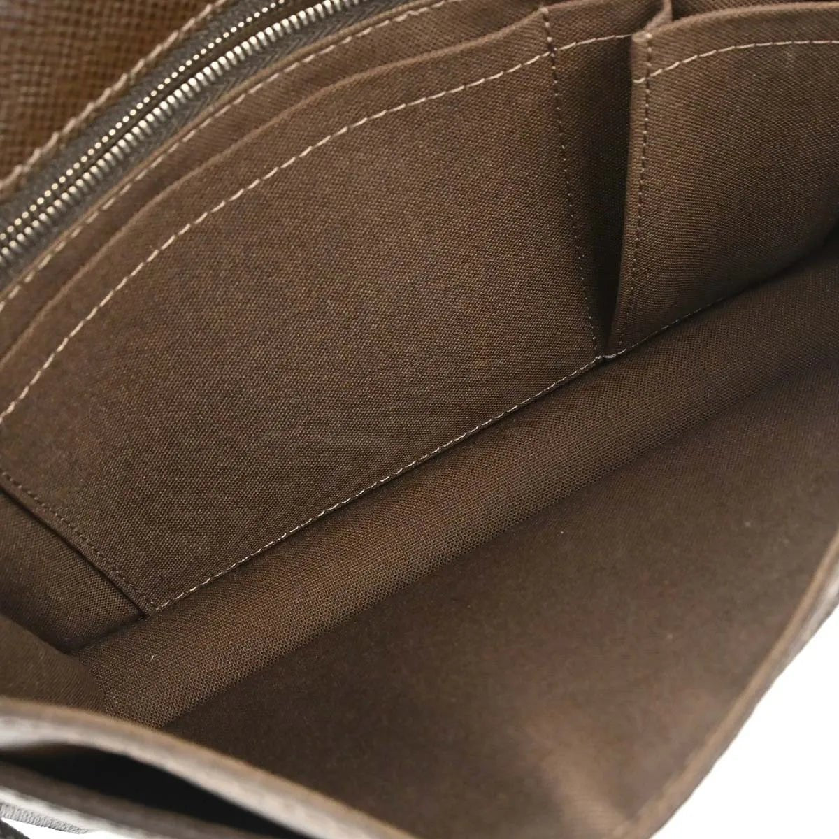 Louis Vuitton Belaia Clutch - Brandsamsara