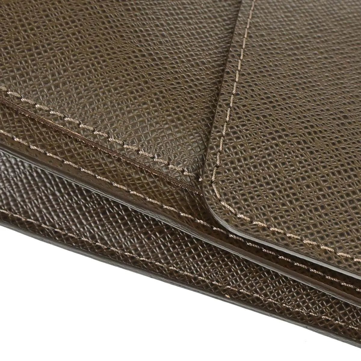 Louis Vuitton Belaia Clutch - Brandsamsara
