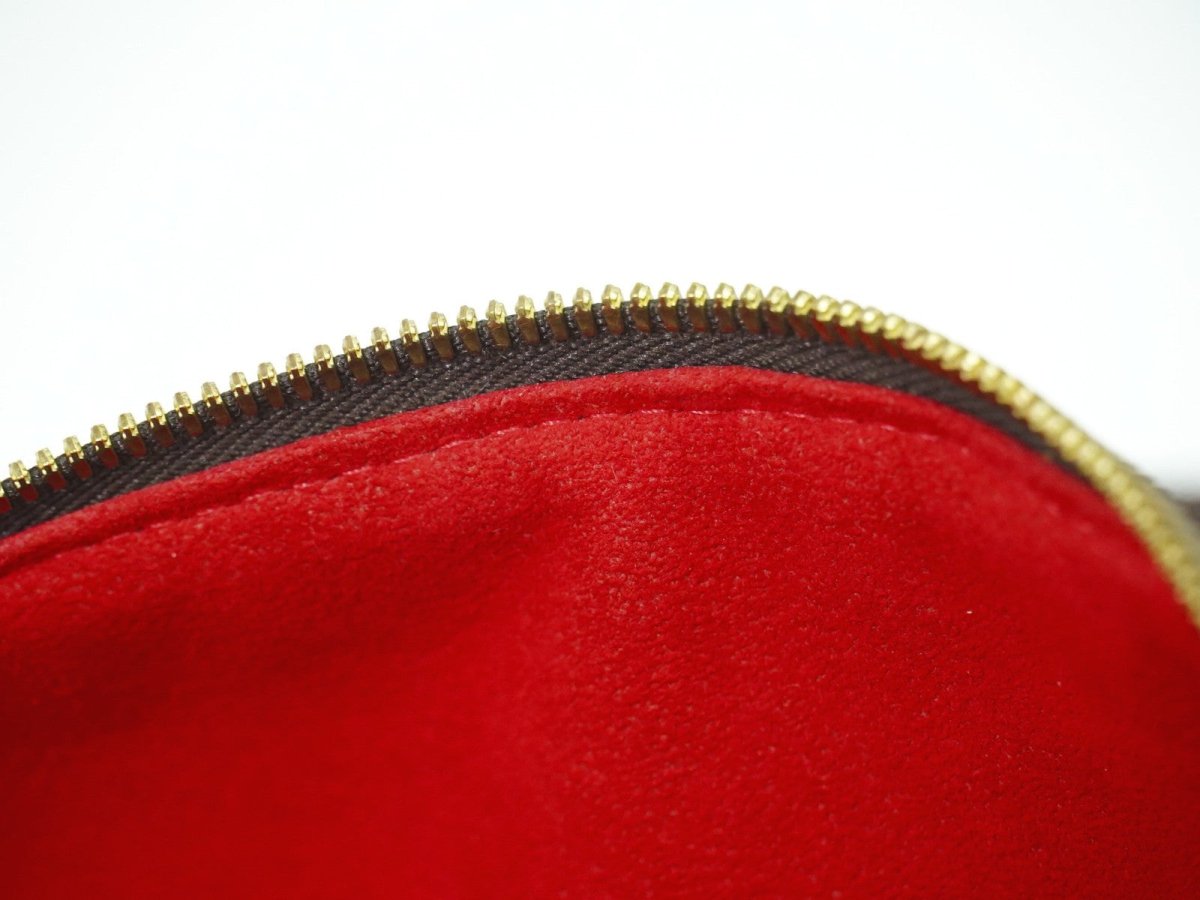 Louis Vuitton Berkeley Handbag - Brandsamsara