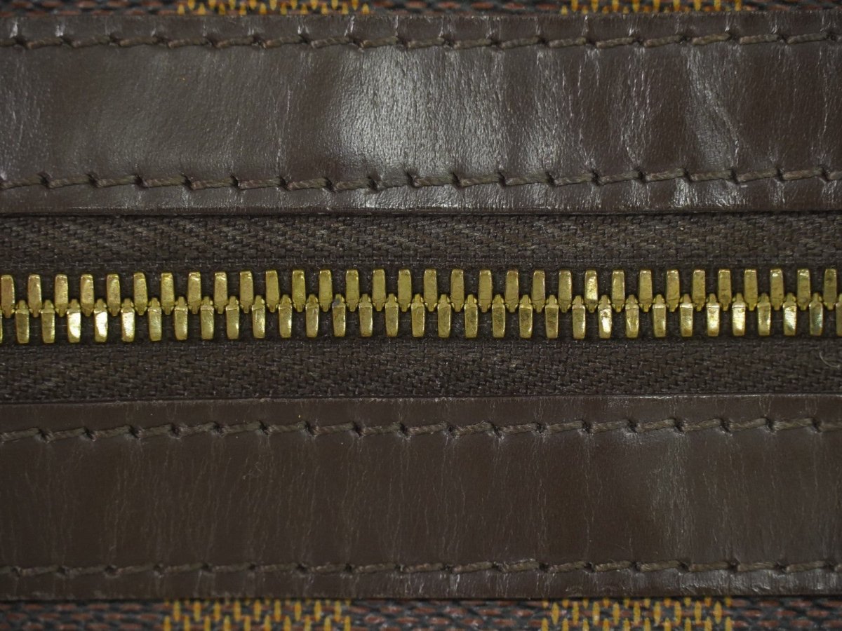 Louis Vuitton Berkeley Handbag - Brandsamsara