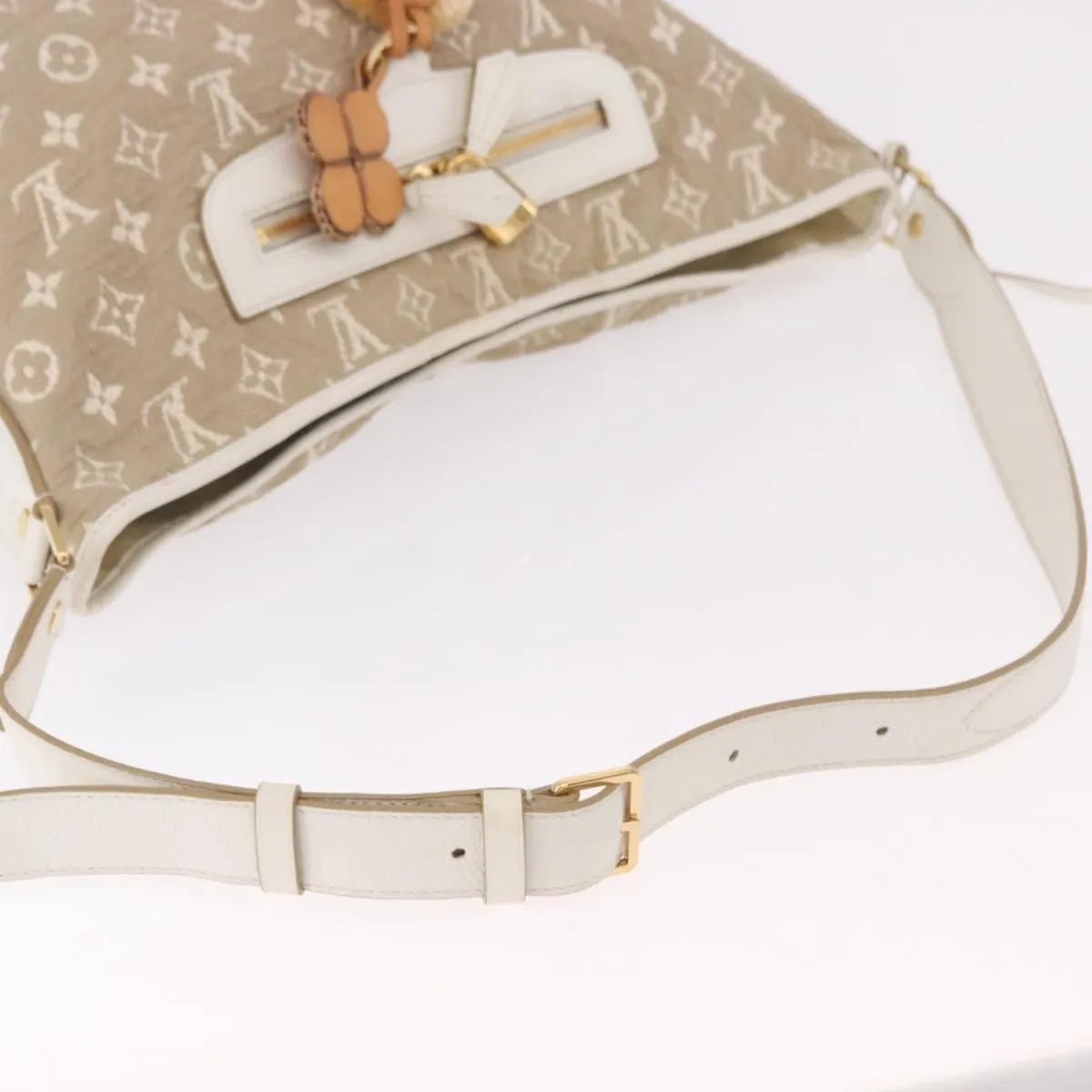 Louis Vuitton Besace Handbag - Brandsamsara