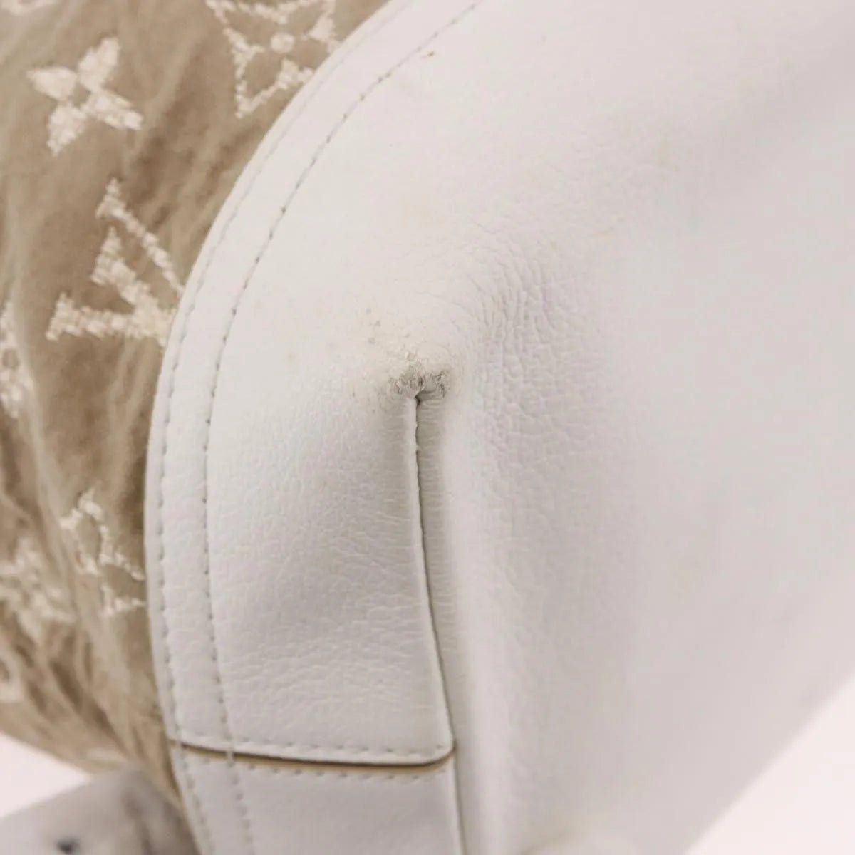 Louis Vuitton Besace Handbag - Brandsamsara