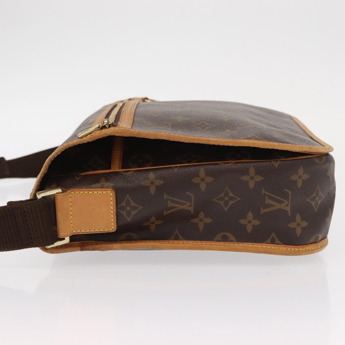 Louis Vuitton Bosphore Messenger Bag - Brandsamsara