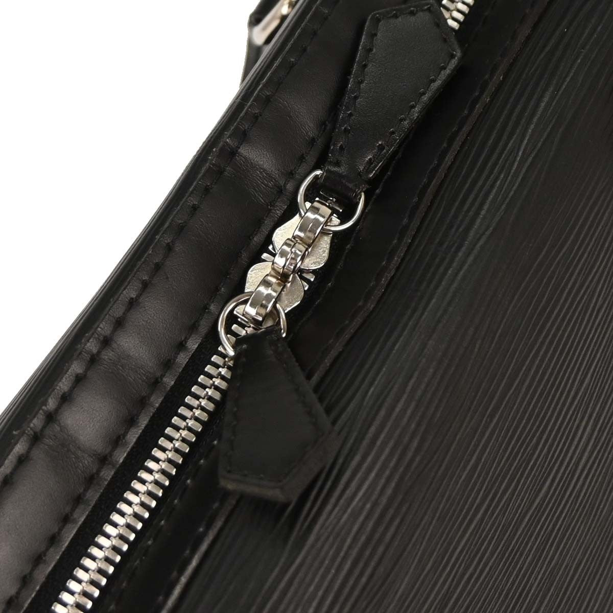 Louis Vuitton Bourget Duffle - Brandsamsara