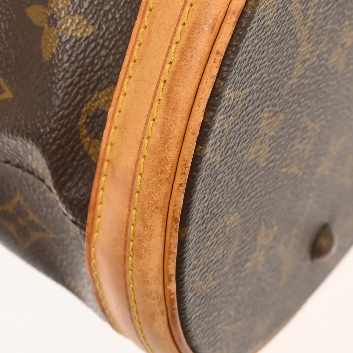 Louis Vuitton Bucket - Brandsamsara