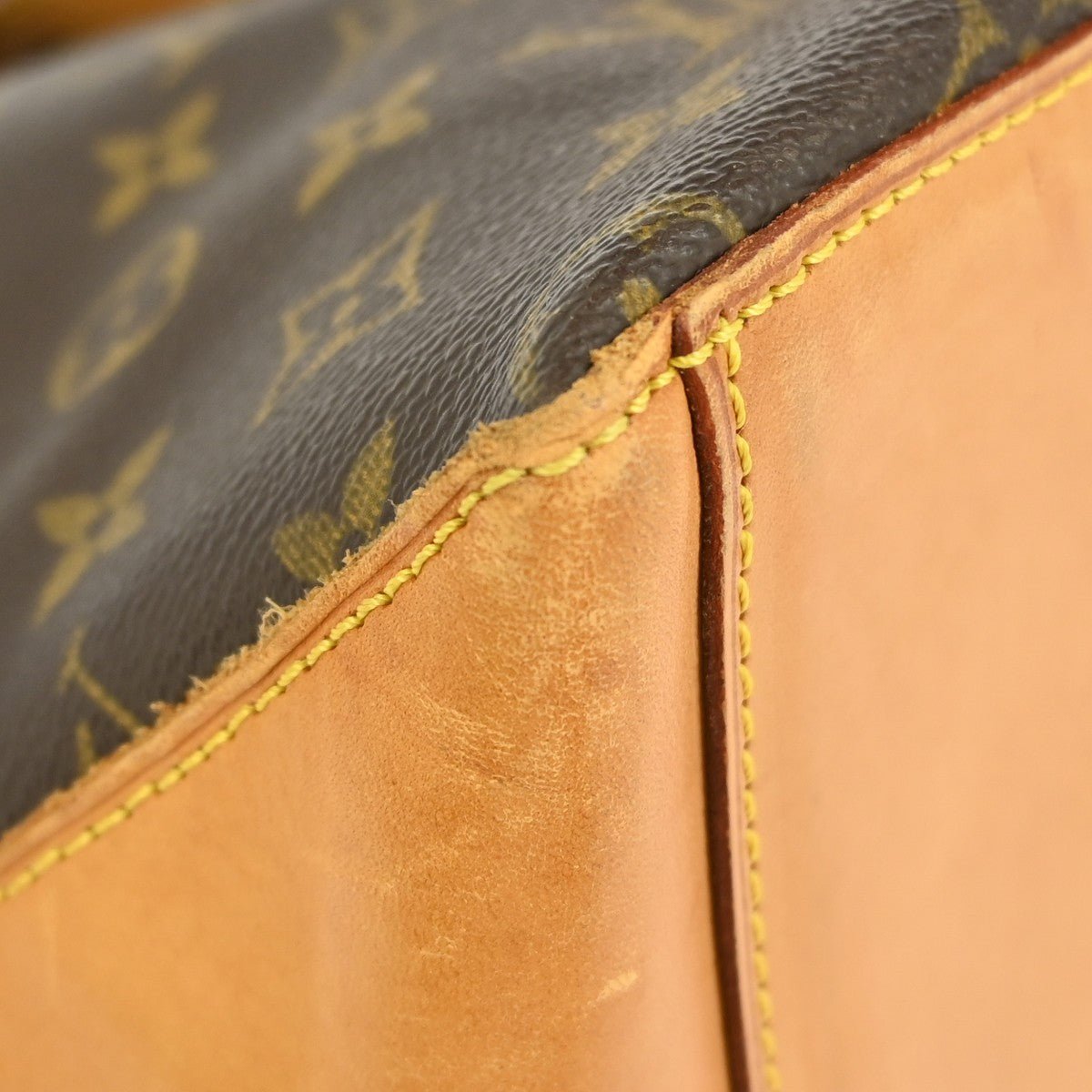 Louis Vuitton Cabas Mezzo - Brandsamsara