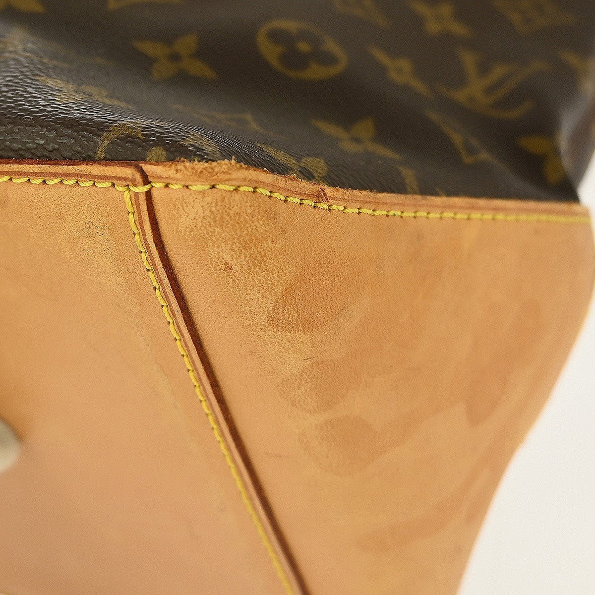 Louis Vuitton Cabas Mezzo - Brandsamsara