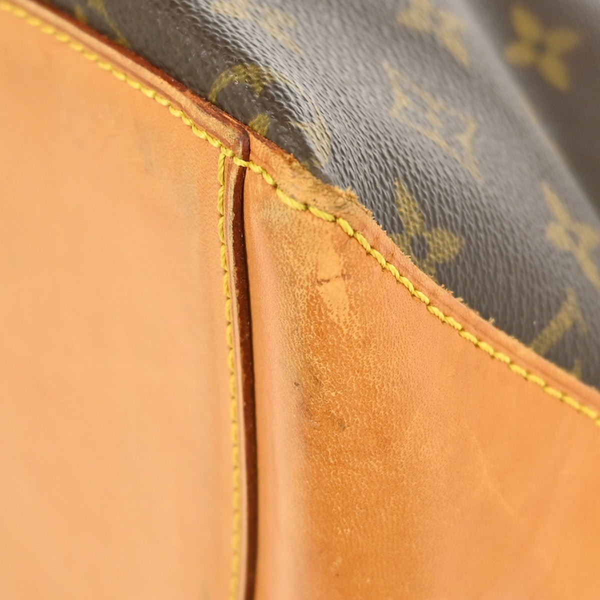 Louis Vuitton Cabas Mezzo - Brandsamsara