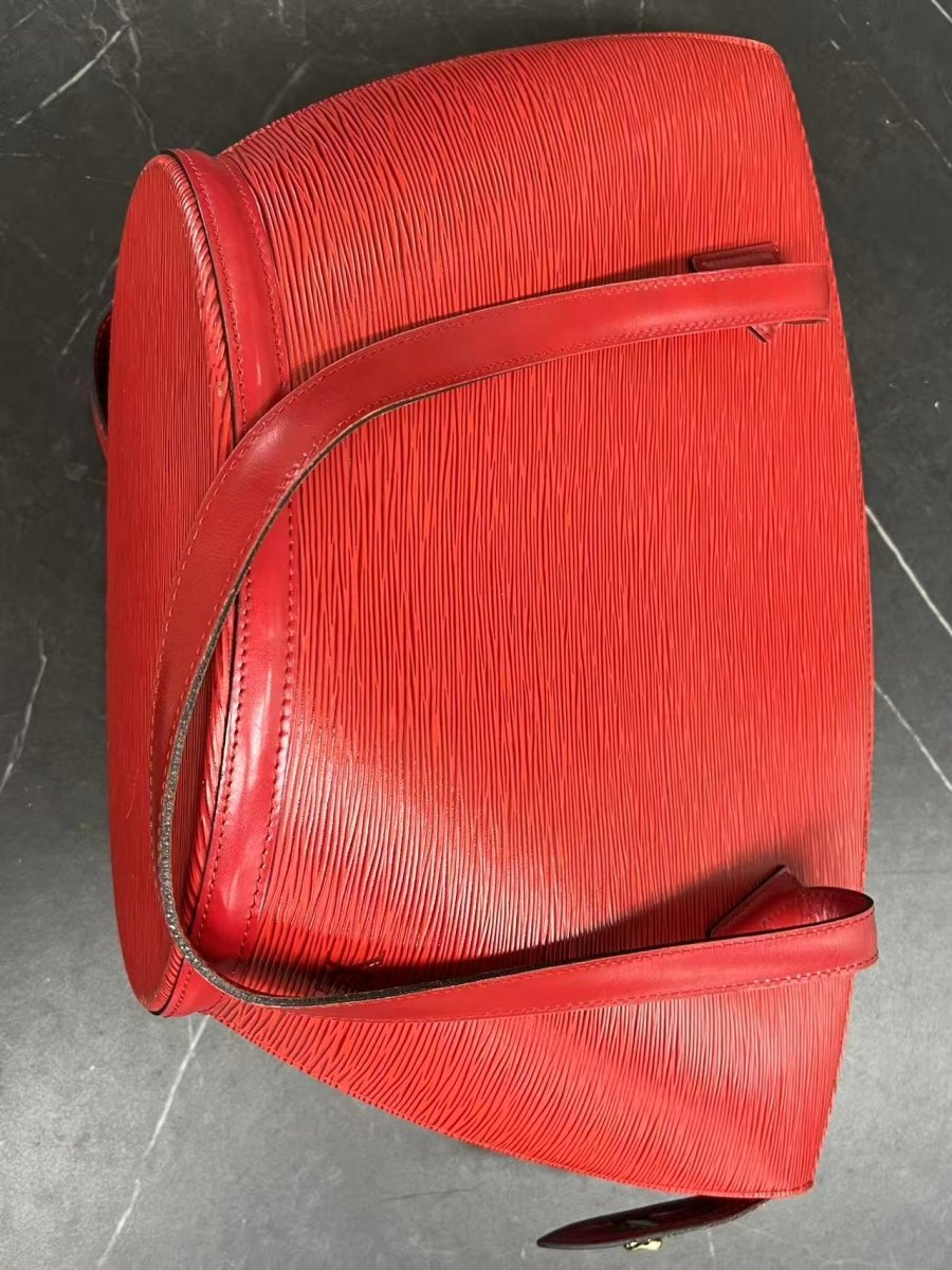 Louis Vuitton Card holder Epi - Brandsamsara