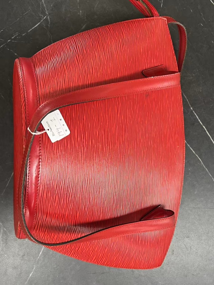 Louis Vuitton Card holder Epi - Brandsamsara