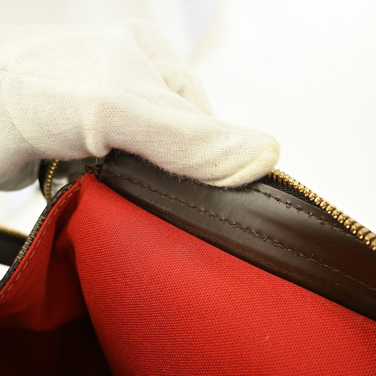 Louis Vuitton Chelsea Handbag - Brandsamsara