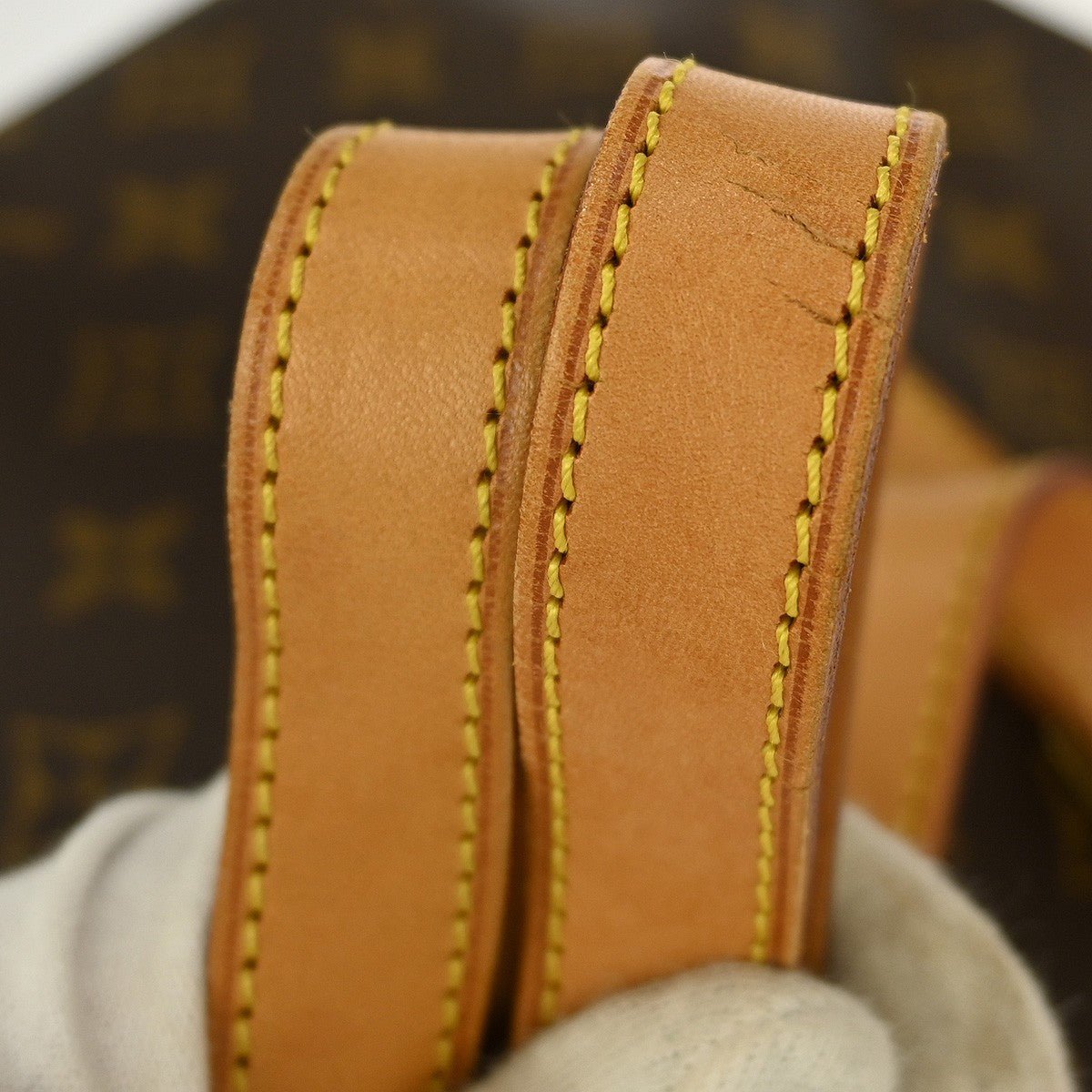 Louis Vuitton Cite Handbag - Brandsamsara