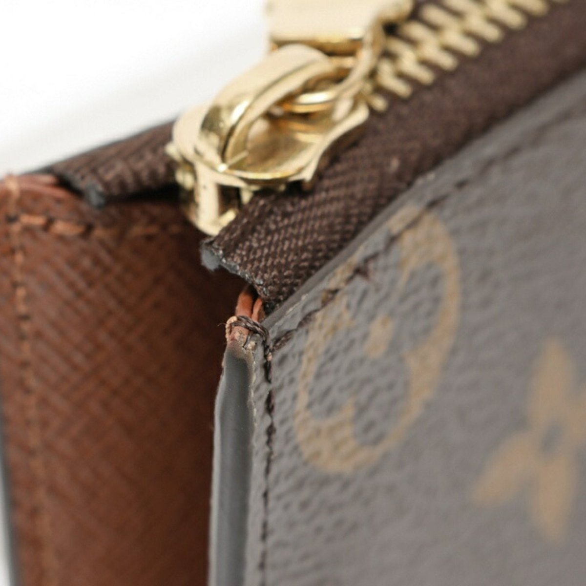 Louis Vuitton Compact zip - Brandsamsara