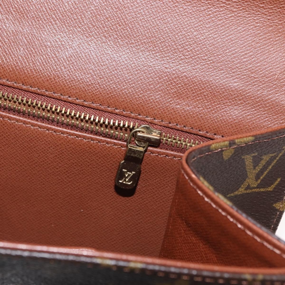 Louis Vuitton Dame Pochette - Brandsamsara