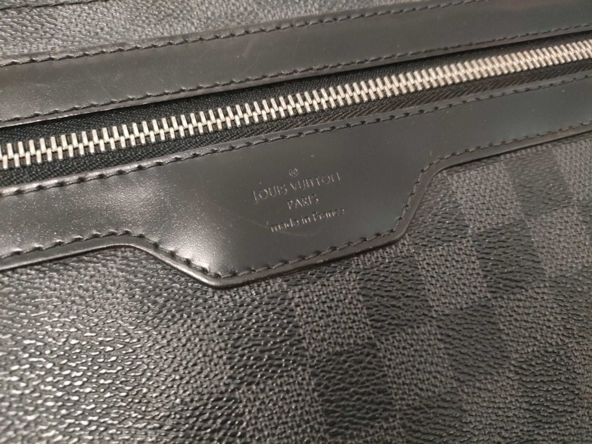 Louis Vuitton Daniel Messenger - Brandsamsara