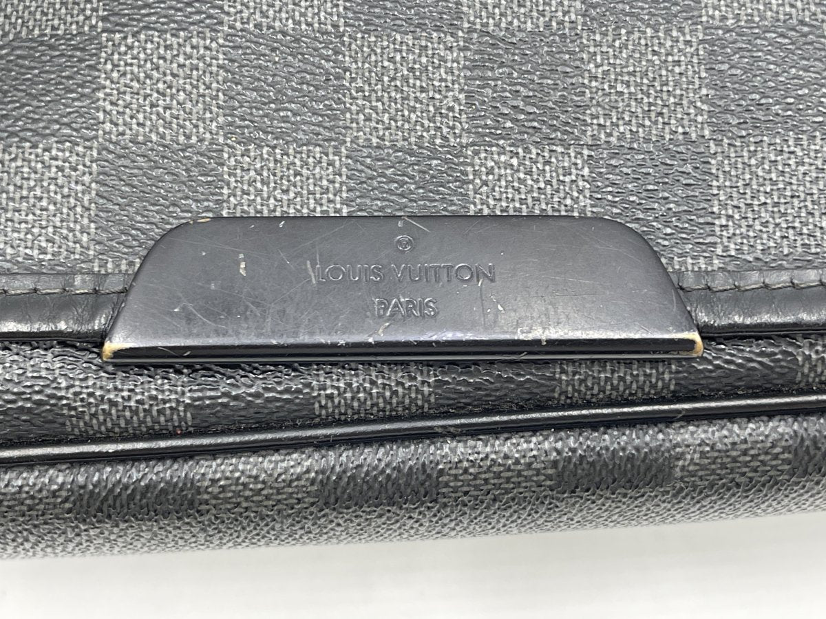 Louis Vuitton Daniel Messenger - Brandsamsara