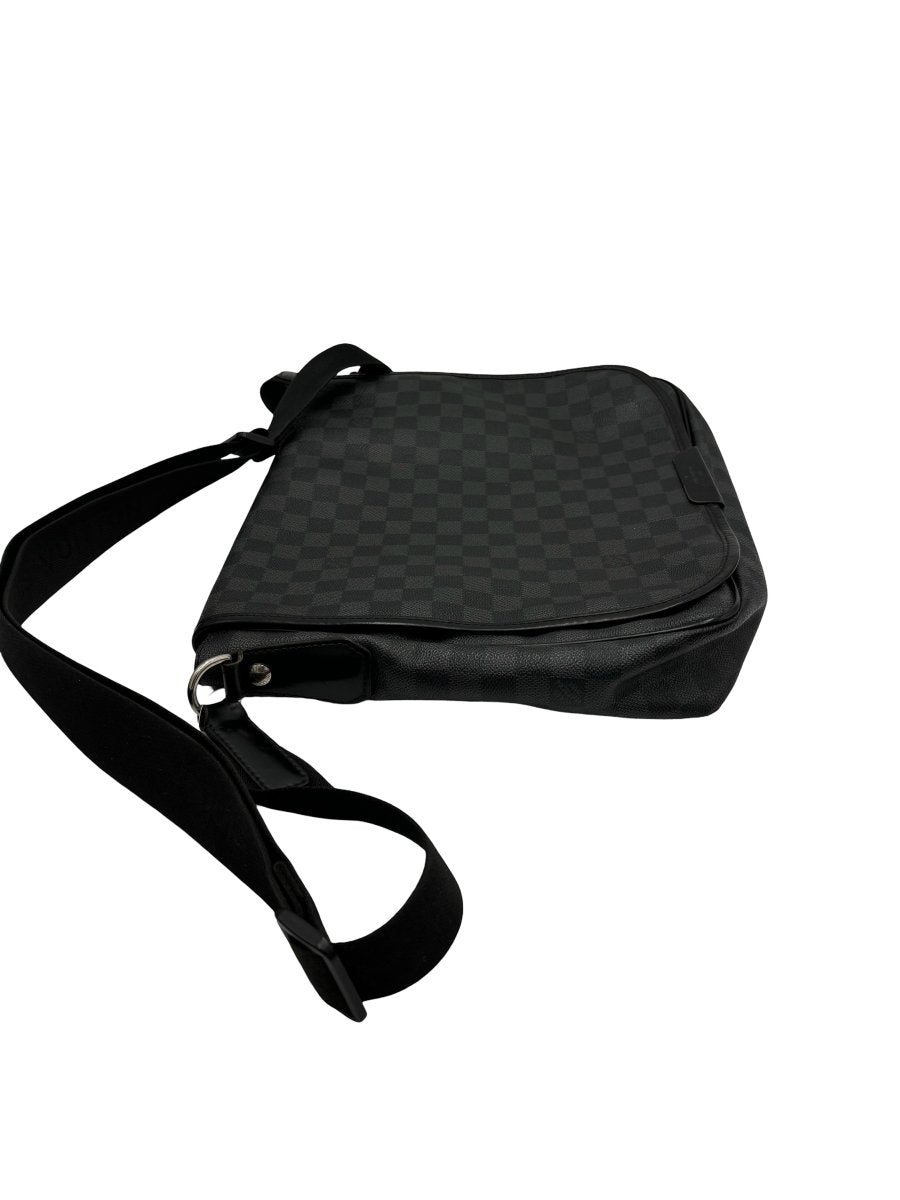 Louis Vuitton Daniel Messenger - Brandsamsara