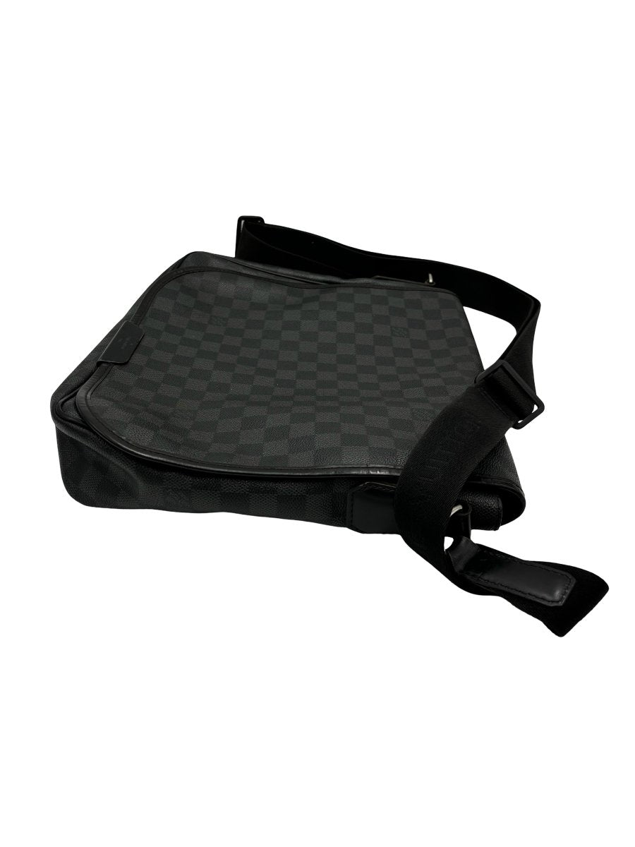 Louis Vuitton Daniel Messenger - Brandsamsara