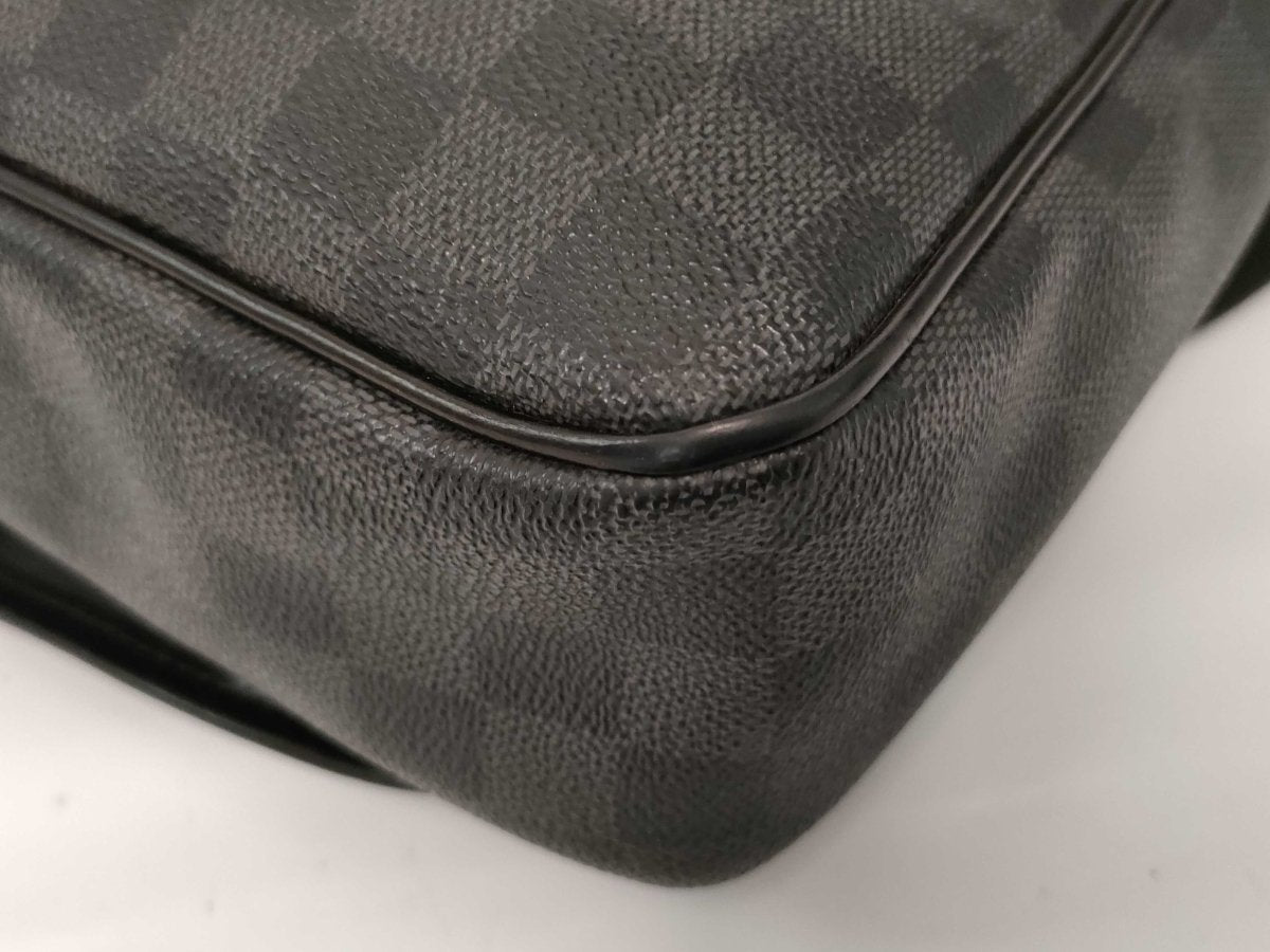 Louis Vuitton Daniel Messenger - Brandsamsara