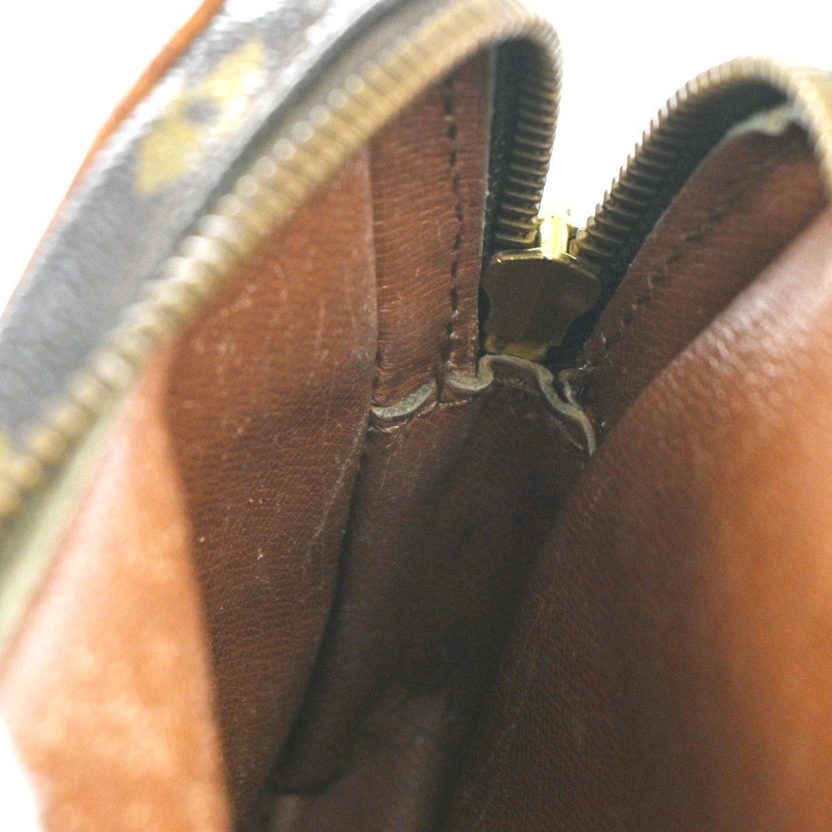 Louis Vuitton Danube Handbag - Brandsamsara