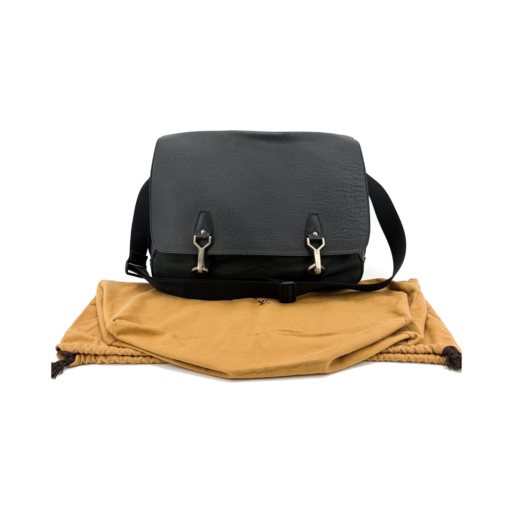 Louis Vuitton Dersou Taiga Leather and Canvas, Black, Leather, Shoulder Bag