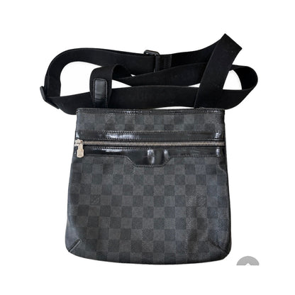 Louis Vuitton District Messenger Damier Infini Leather, Black, Leather, Shoulder Bag