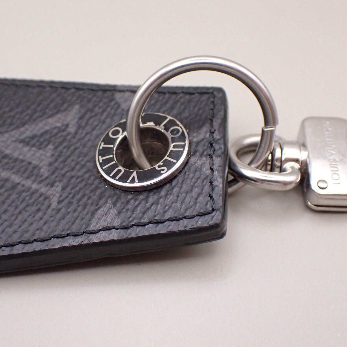 Louis Vuitton Enchappe Key Holder - Brandsamsara