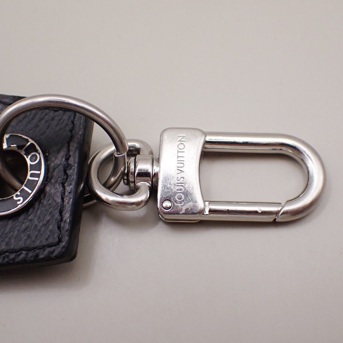 Louis Vuitton Enchappe Key Holder - Brandsamsara