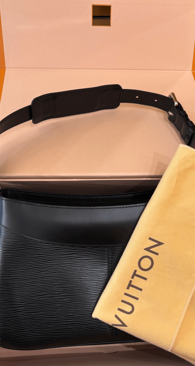 Louis Vuitton Epi Stretch Silver Fizz - Brandsamsara