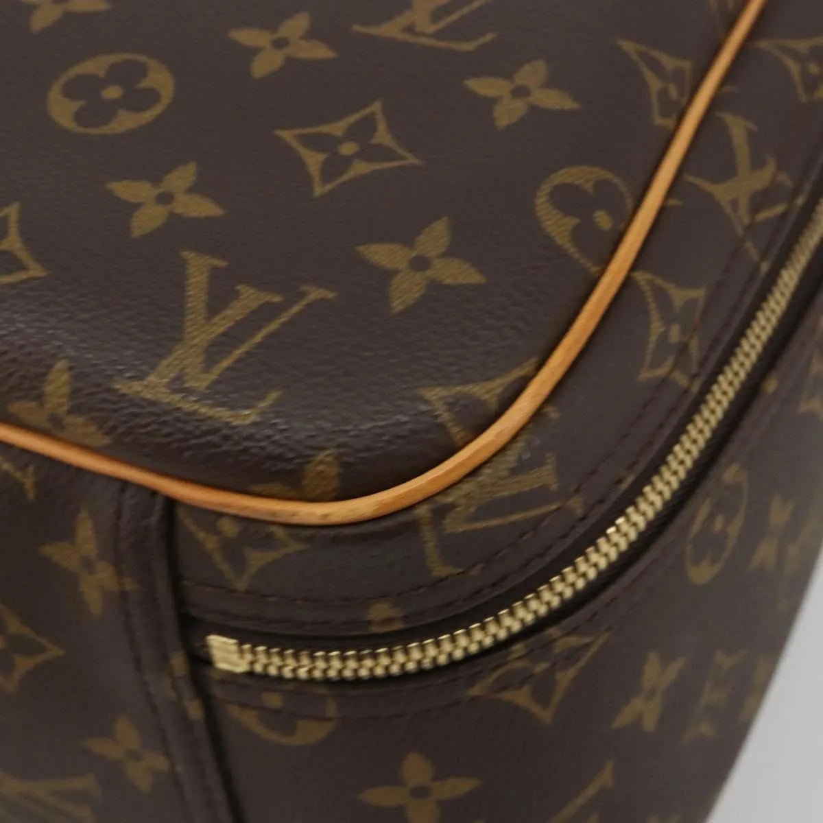 Louis Vuitton Excursion - Brandsamsara