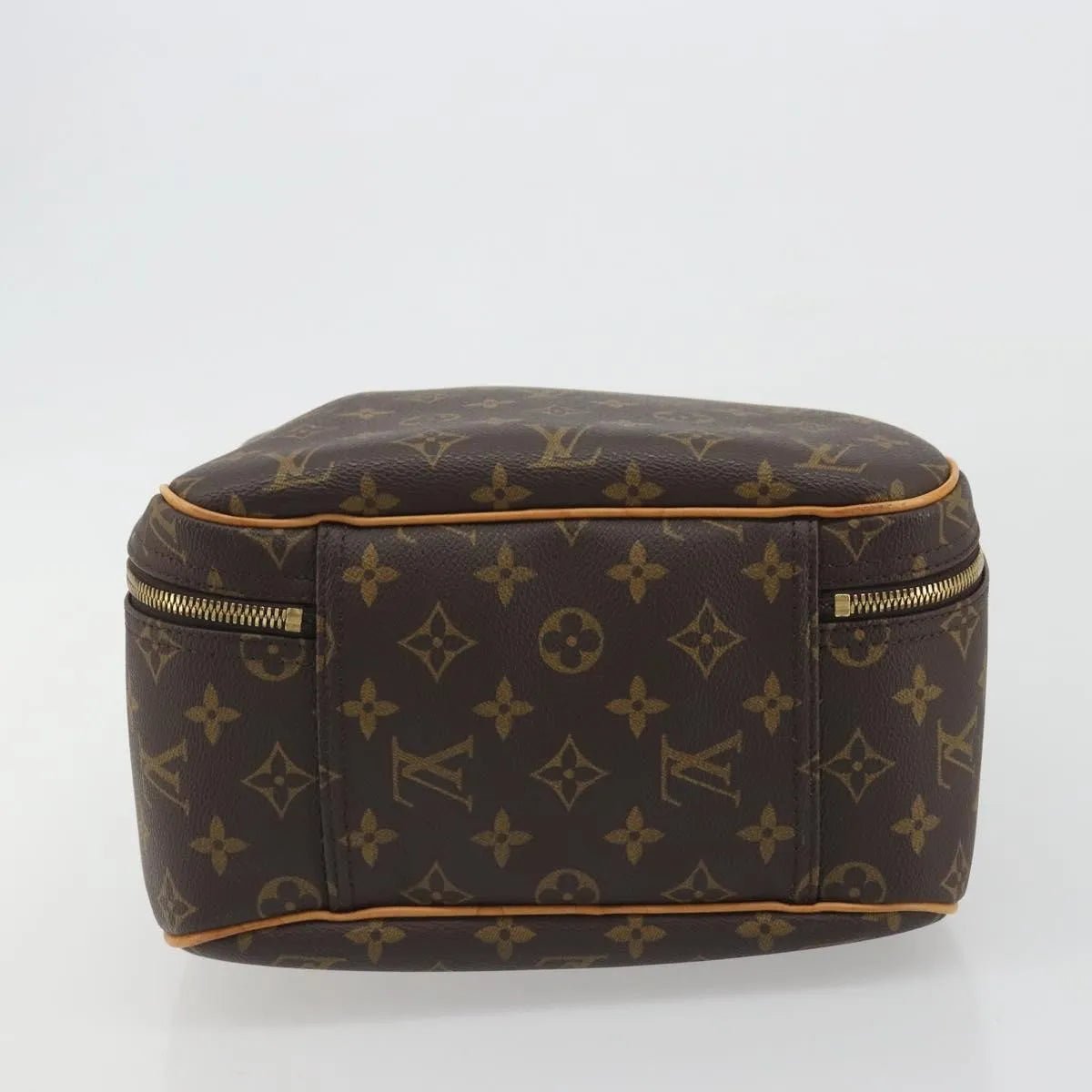 Louis Vuitton Excursion - Brandsamsara