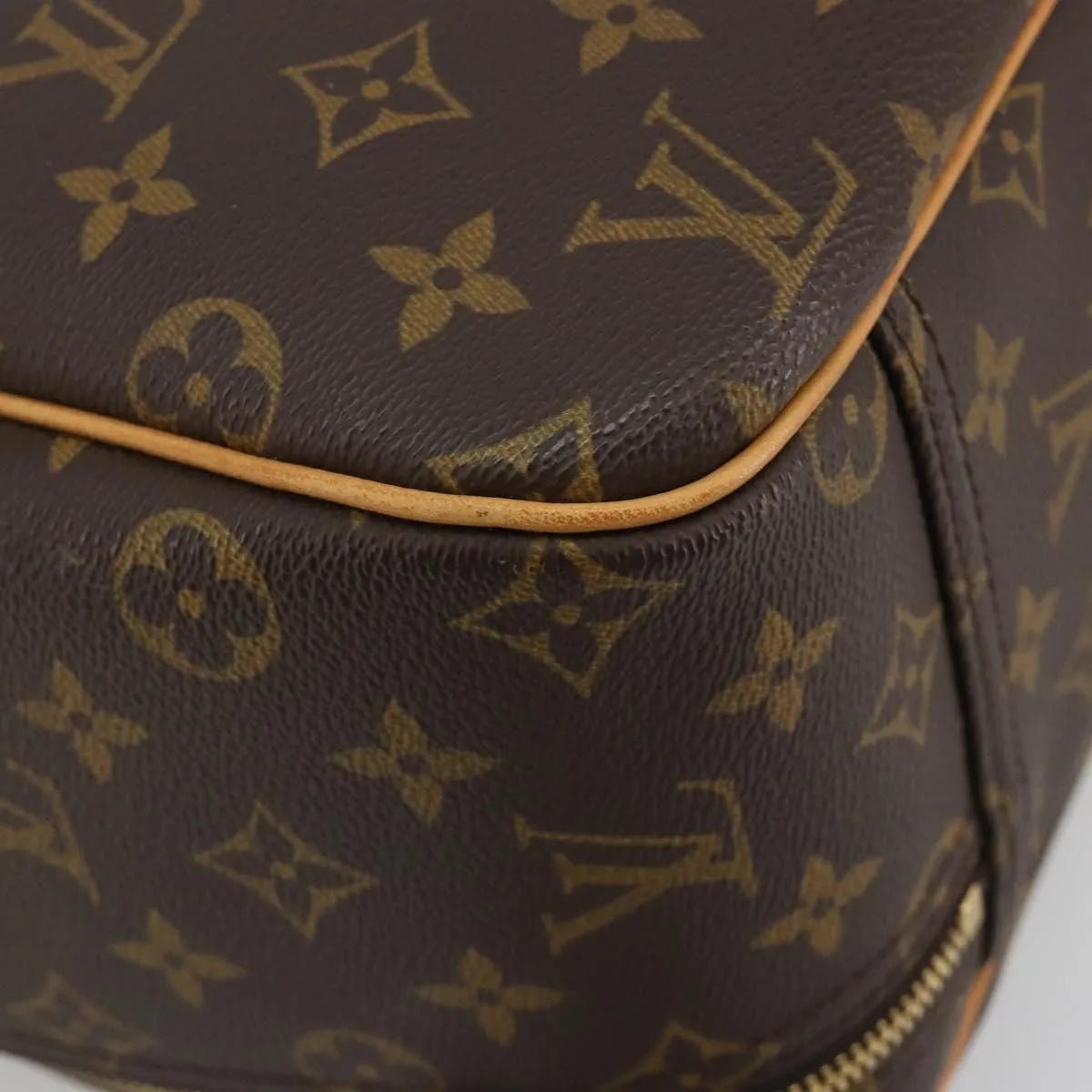 Louis Vuitton Excursion - Brandsamsara