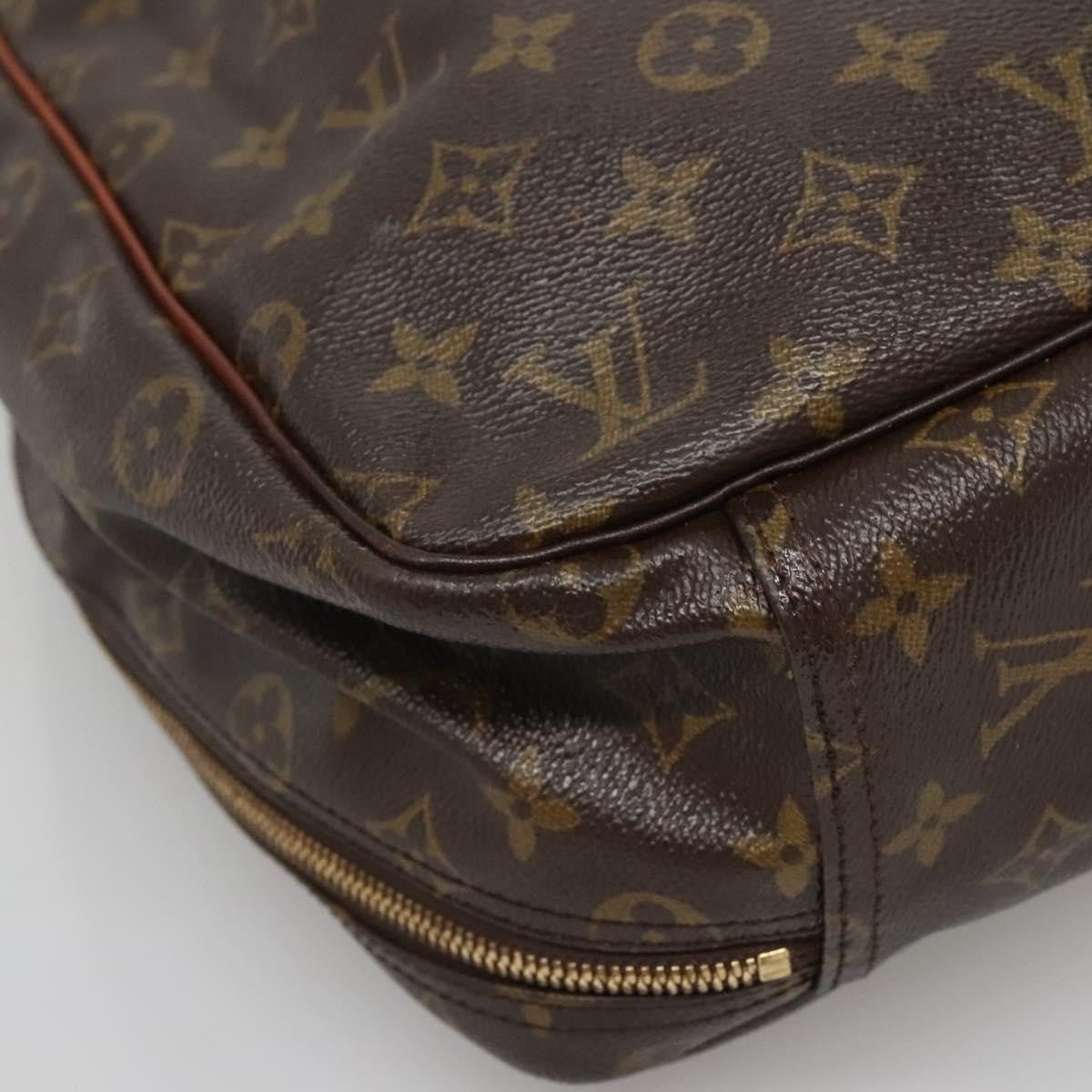 Louis Vuitton Excursion Handbag - Brandsamsara