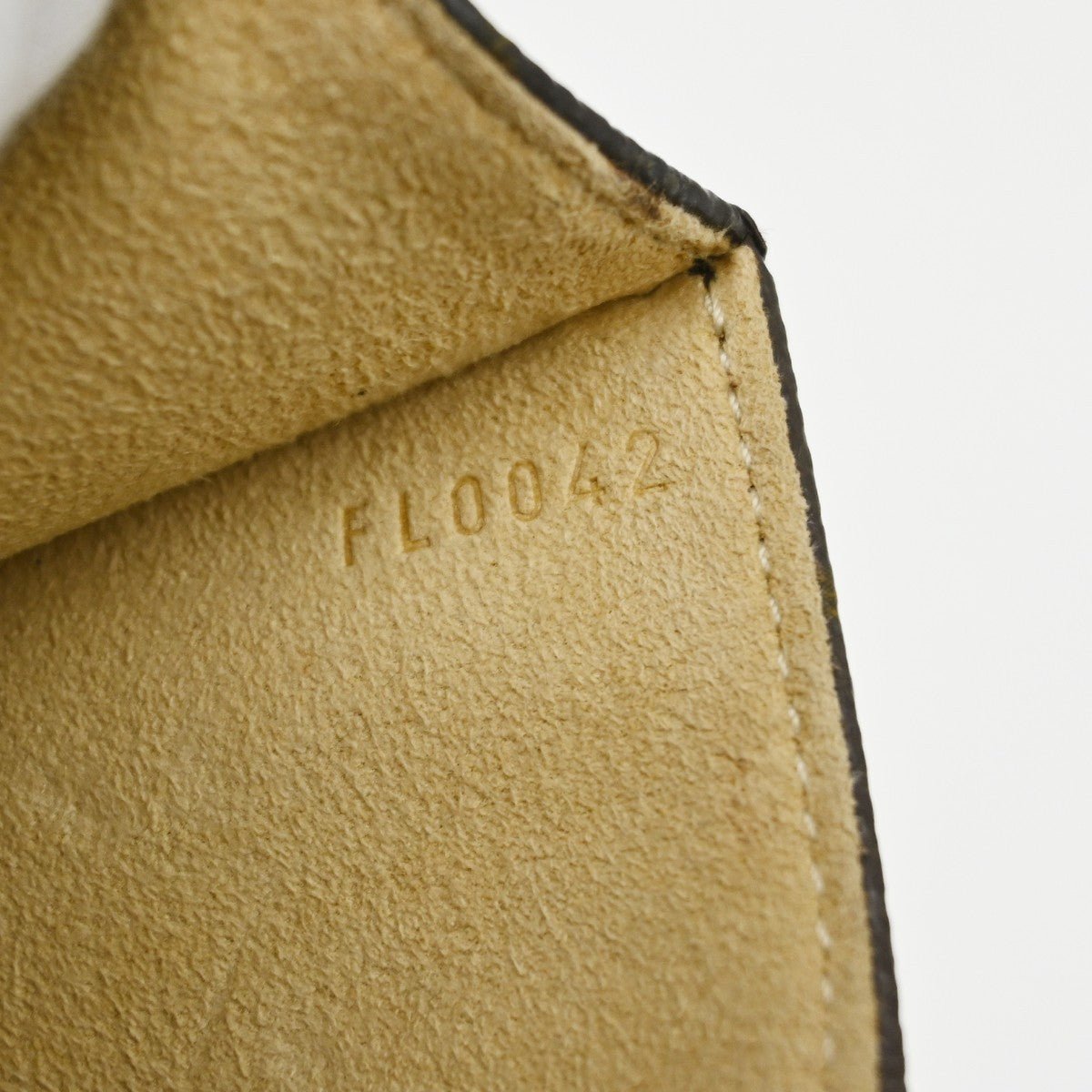 Louis Vuitton Florentine - Brandsamsara
