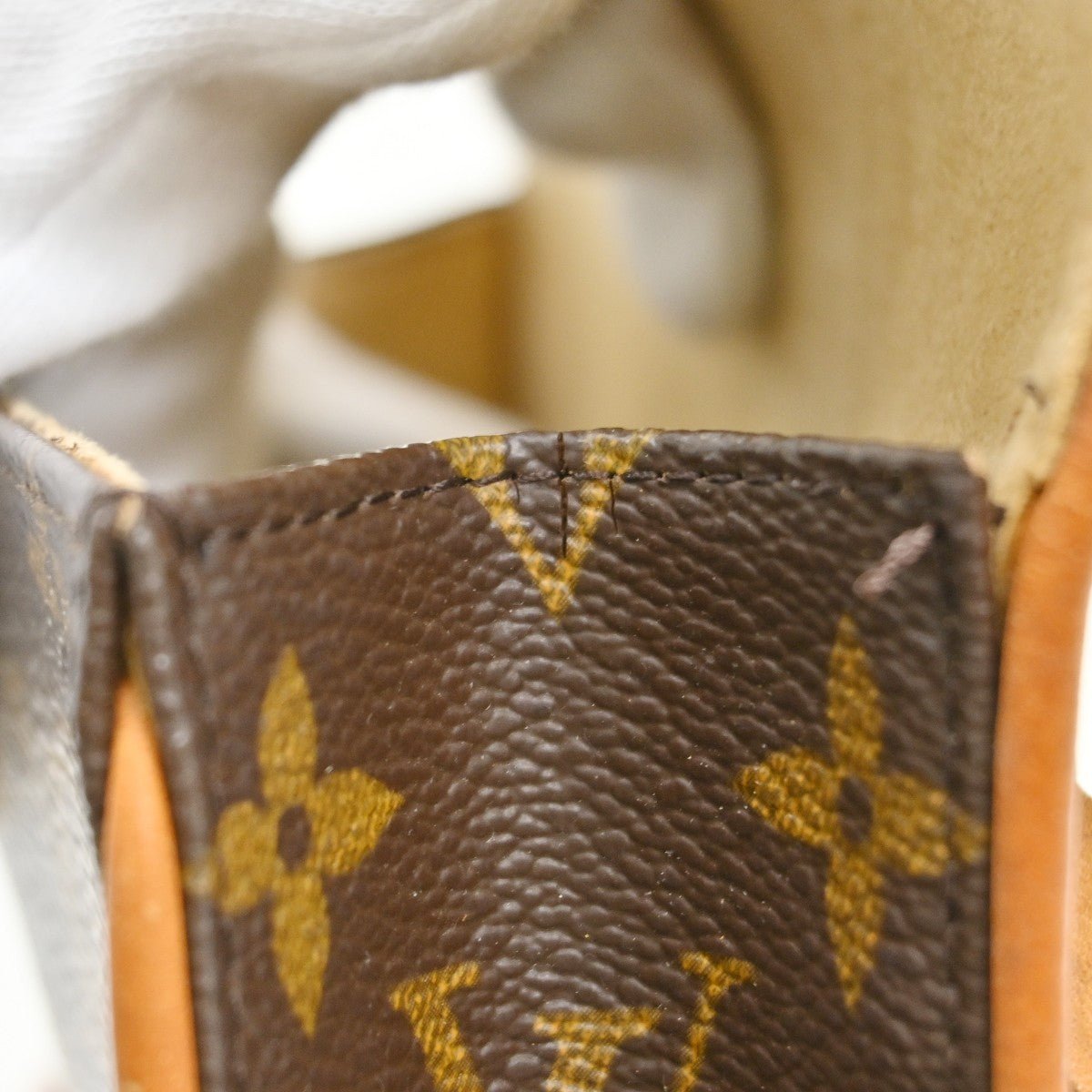 Louis Vuitton Florentine - Brandsamsara