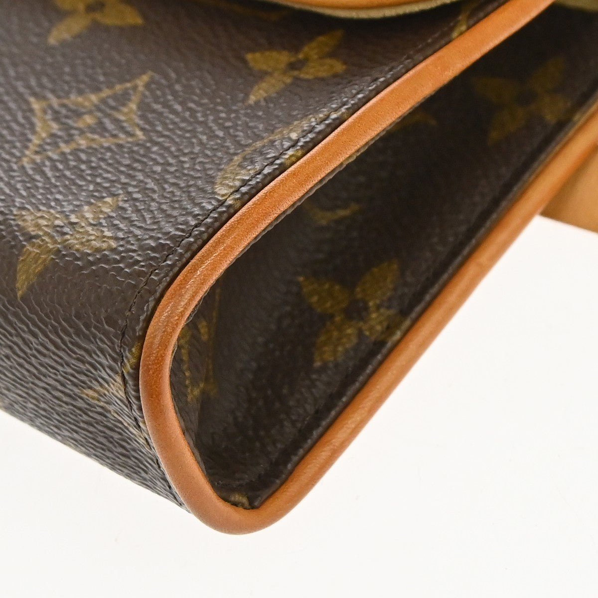 Louis Vuitton Florentine Waist - Brandsamsara