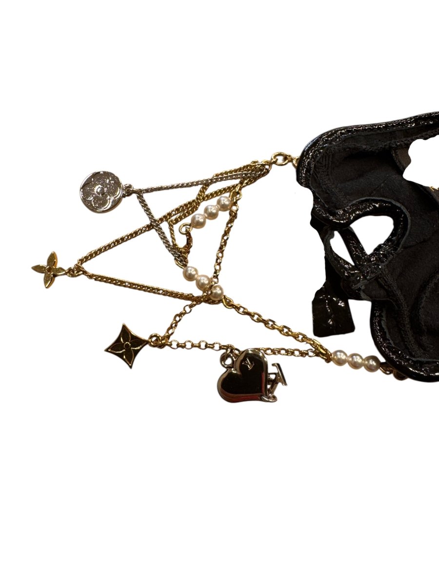 Louis Vuitton Gloves - Brandsamsara