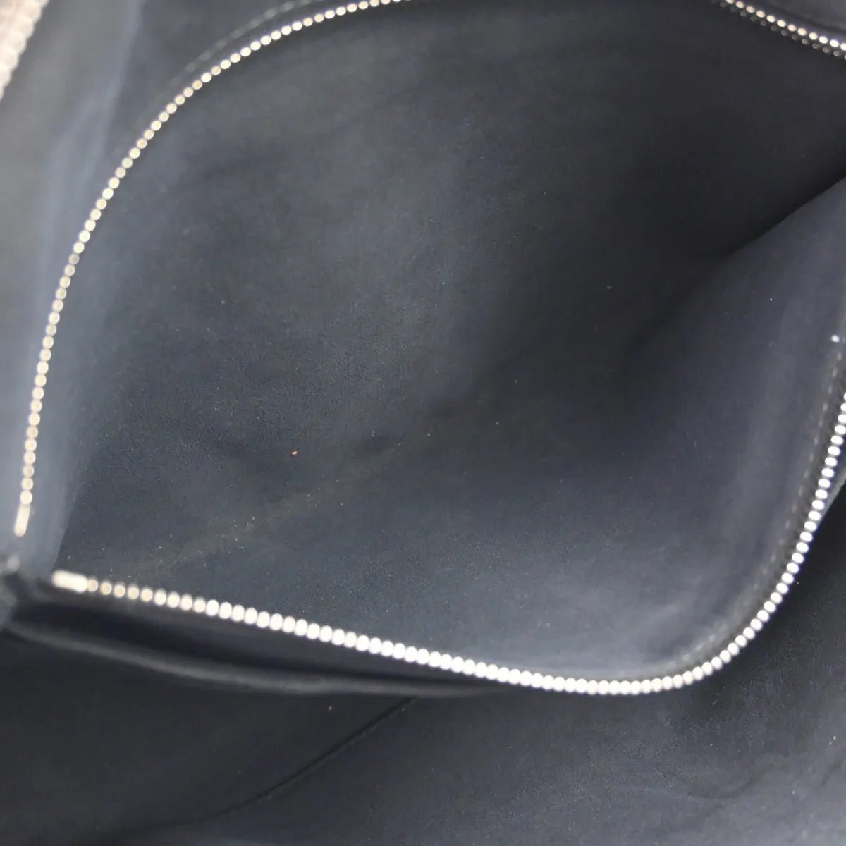 Louis Vuitton Greenwich Messenger - Brandsamsara