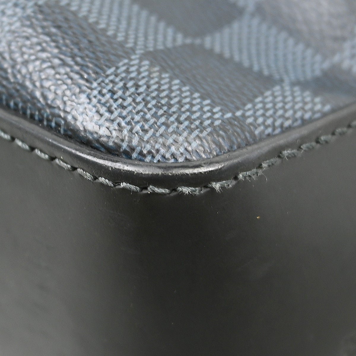 Louis Vuitton Greenwich Messenger - Brandsamsara